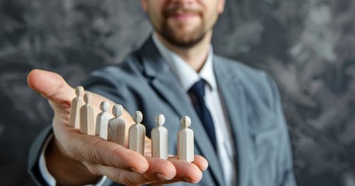 Are there rules for working with multiple clients as an IT contractor /freelancer in the UK?