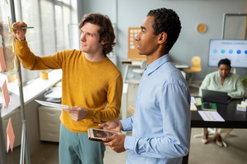 Créer une SARL en ligne : les meilleurs services pour les pros de l’IT
