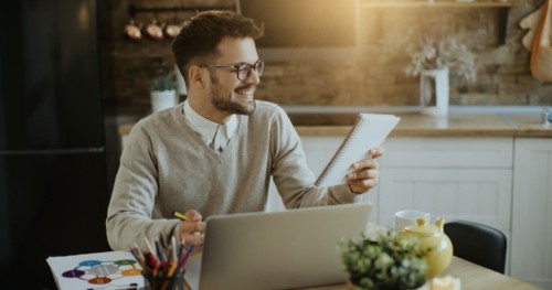 De développeur salarié à freelance : réussir sa transition sans perdre ses repères