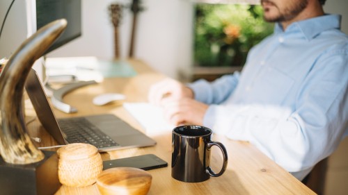 Freelance et éthique : comment travailler avec ses valeurs (sans finir à découvert) ?