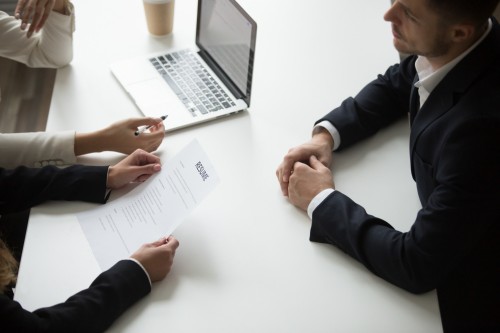 Pourquoi les entreprises peinent à recruter des experts IT - et comment y remédier