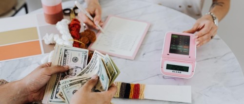 Revenus irréguliers : comment les gérer en tant que freelance ?