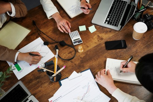 VivaTech, budgets IT, recrutement : le vrai bilan du premier semestre tech 2026